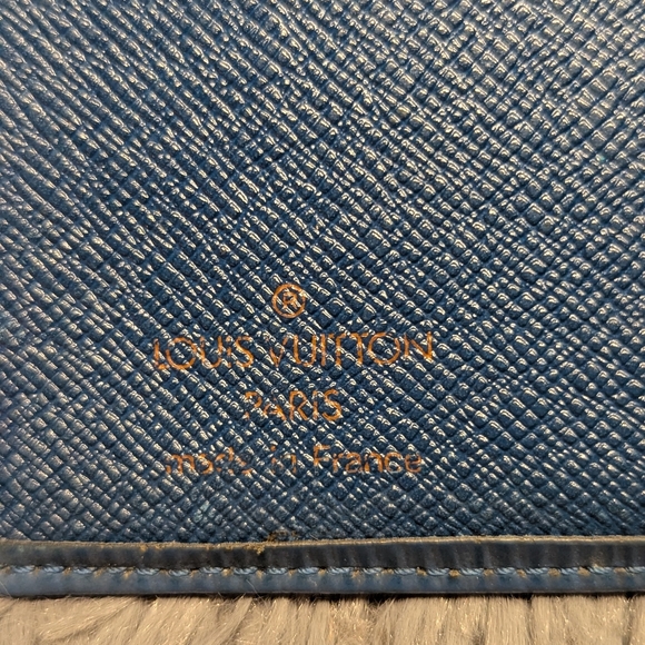 Louis Vuitton Epi Leather French Purse - Picture 4 of 7